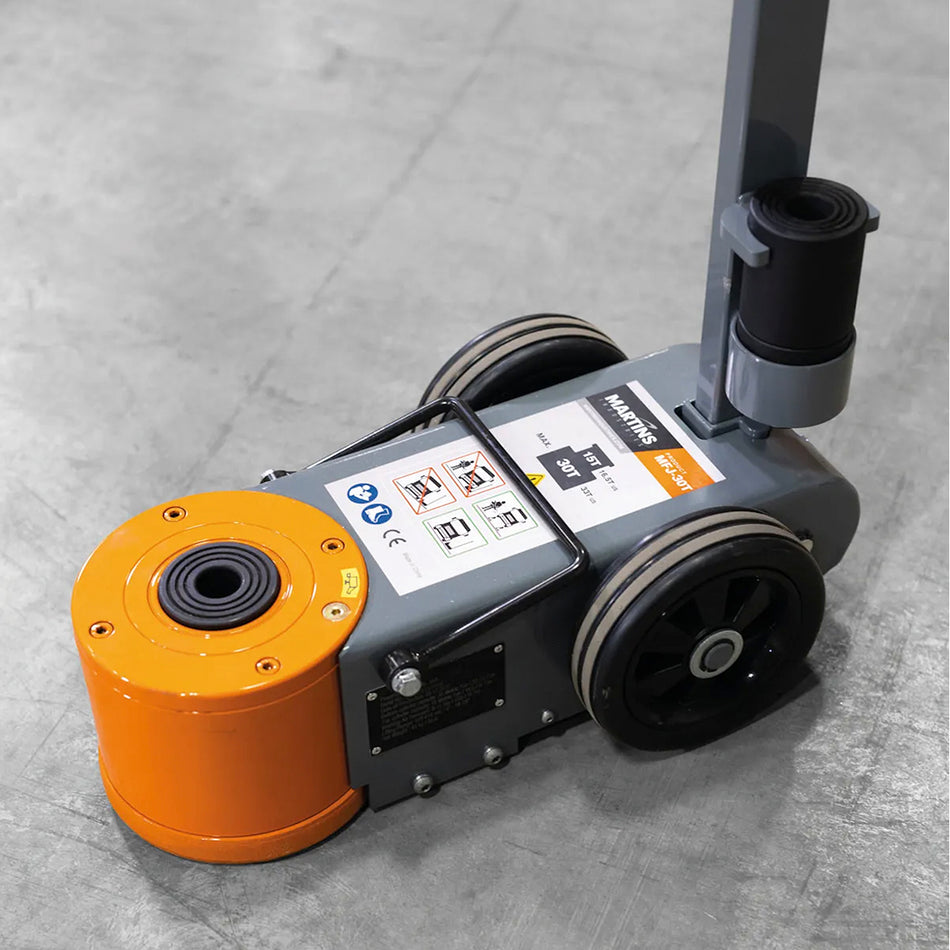 PROFESSIONAL PNEUMATIC / HYDRAULIC TRACKING JACK 33 TONS